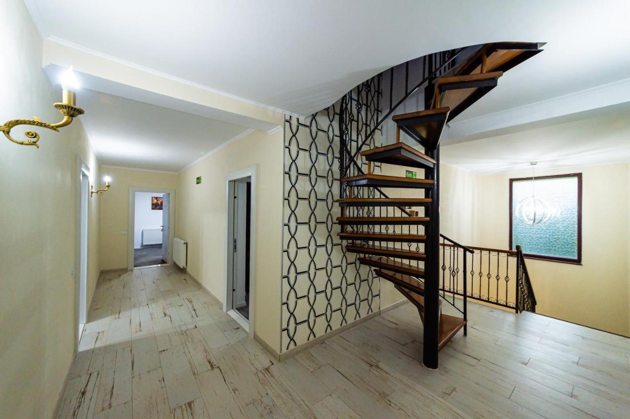Râmnicu Vâlcea Casa Avram 빌라 외부 사진