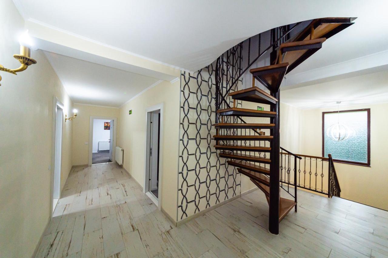 Râmnicu Vâlcea Casa Avram 빌라 외부 사진